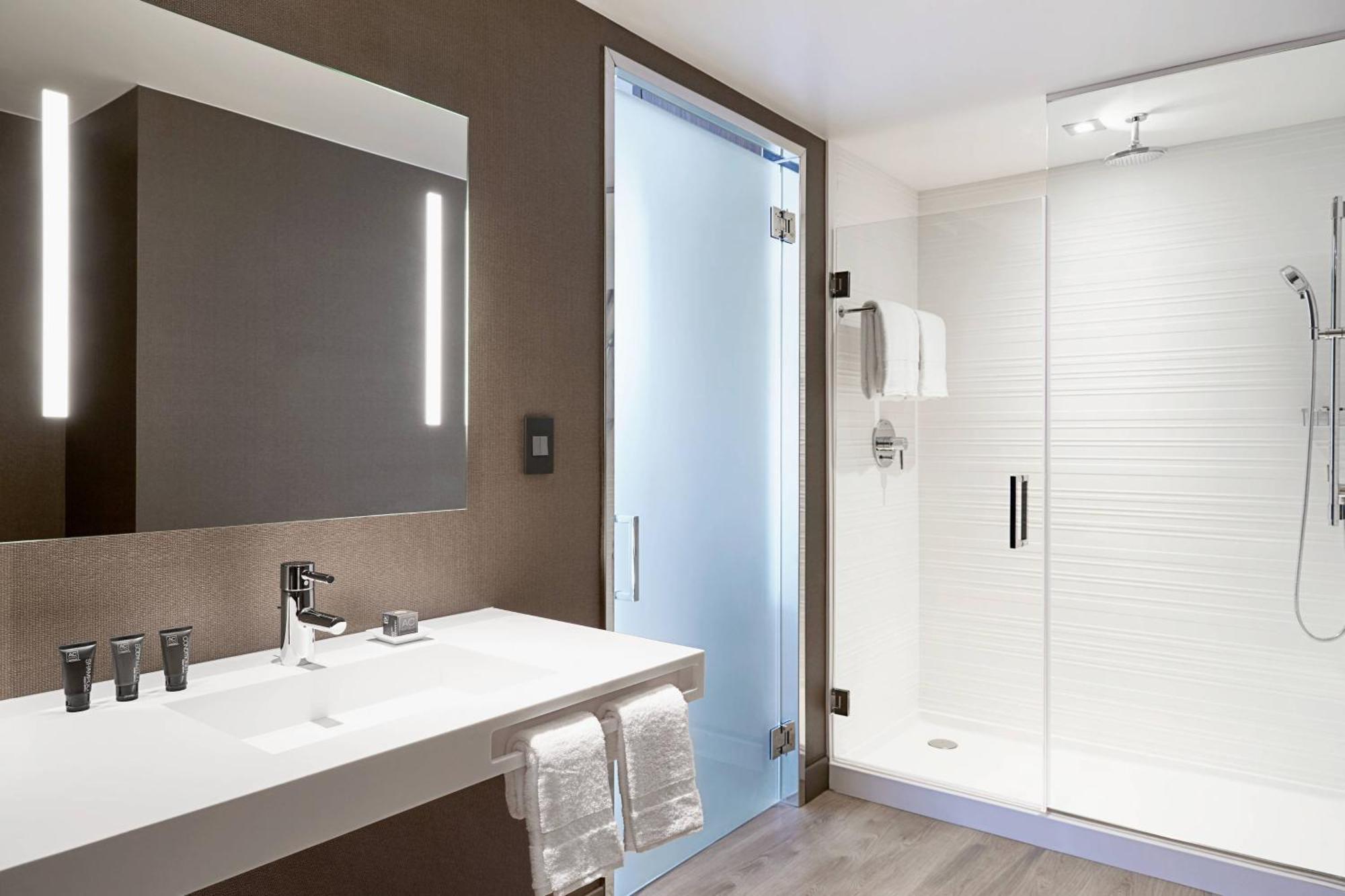 Ac Hotel By Marriott Phoenix Tempe/Downtown Екстериор снимка