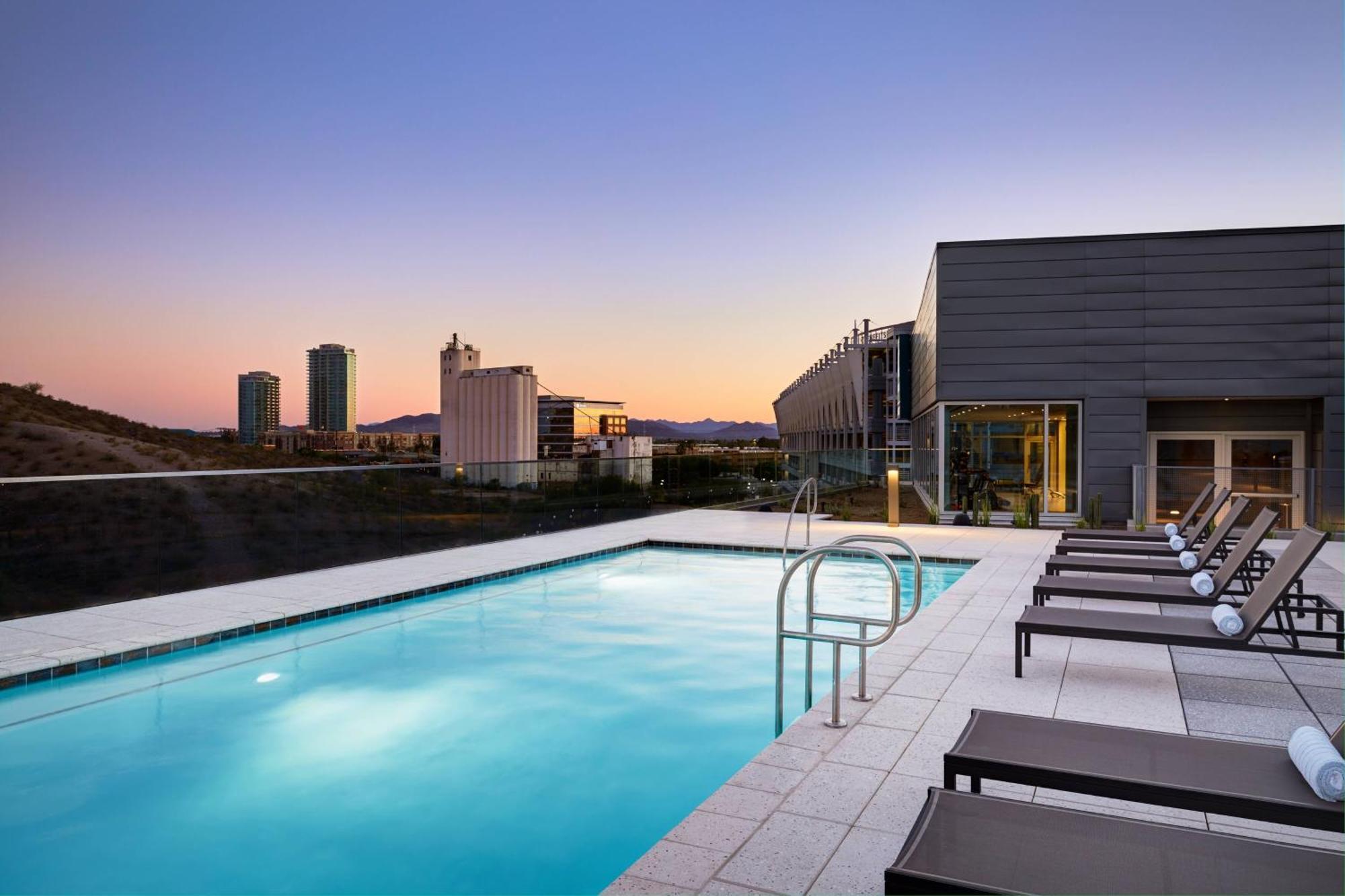 Ac Hotel By Marriott Phoenix Tempe/Downtown Екстериор снимка