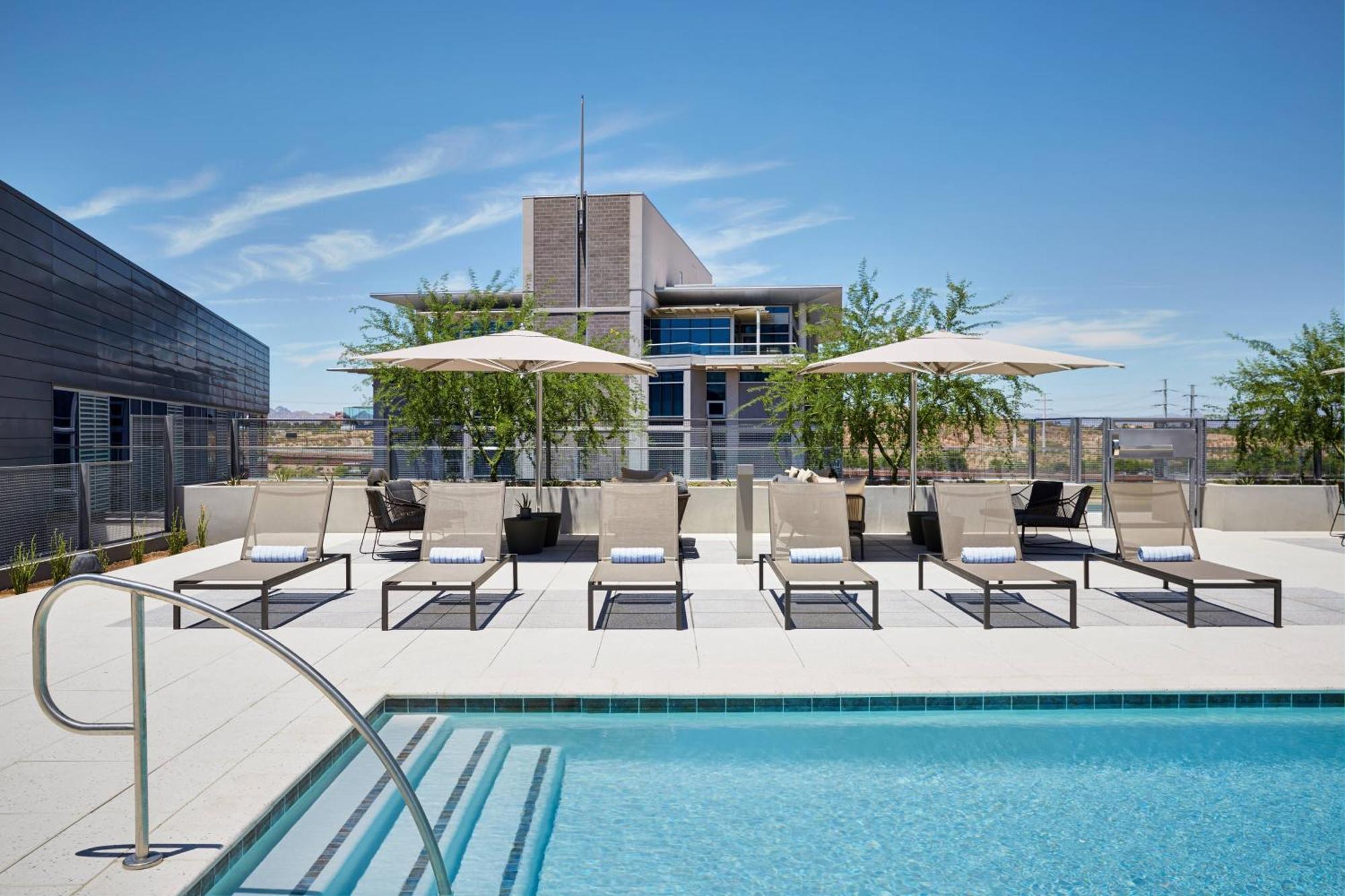 Ac Hotel By Marriott Phoenix Tempe/Downtown Екстериор снимка