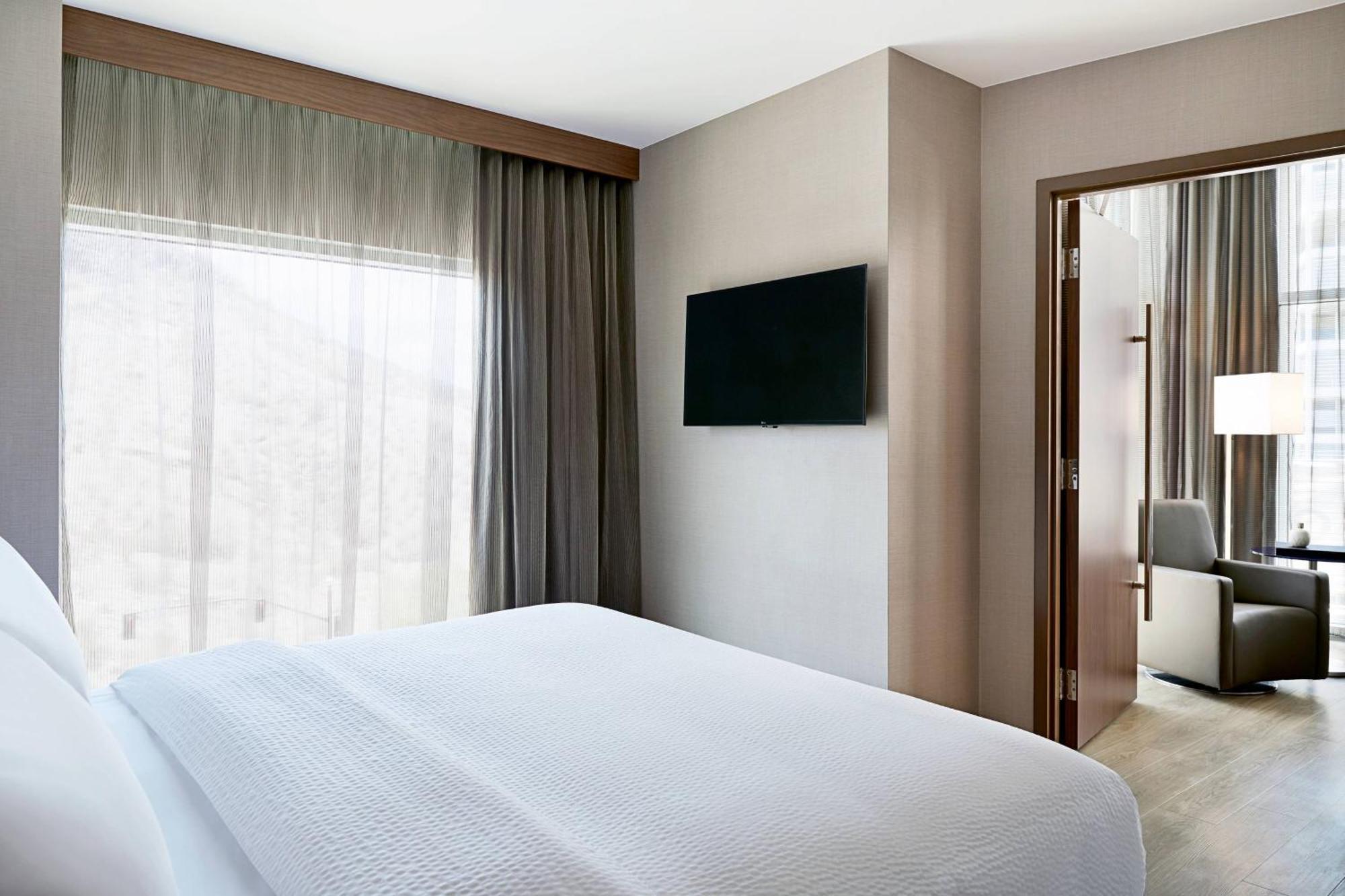 Ac Hotel By Marriott Phoenix Tempe/Downtown Екстериор снимка