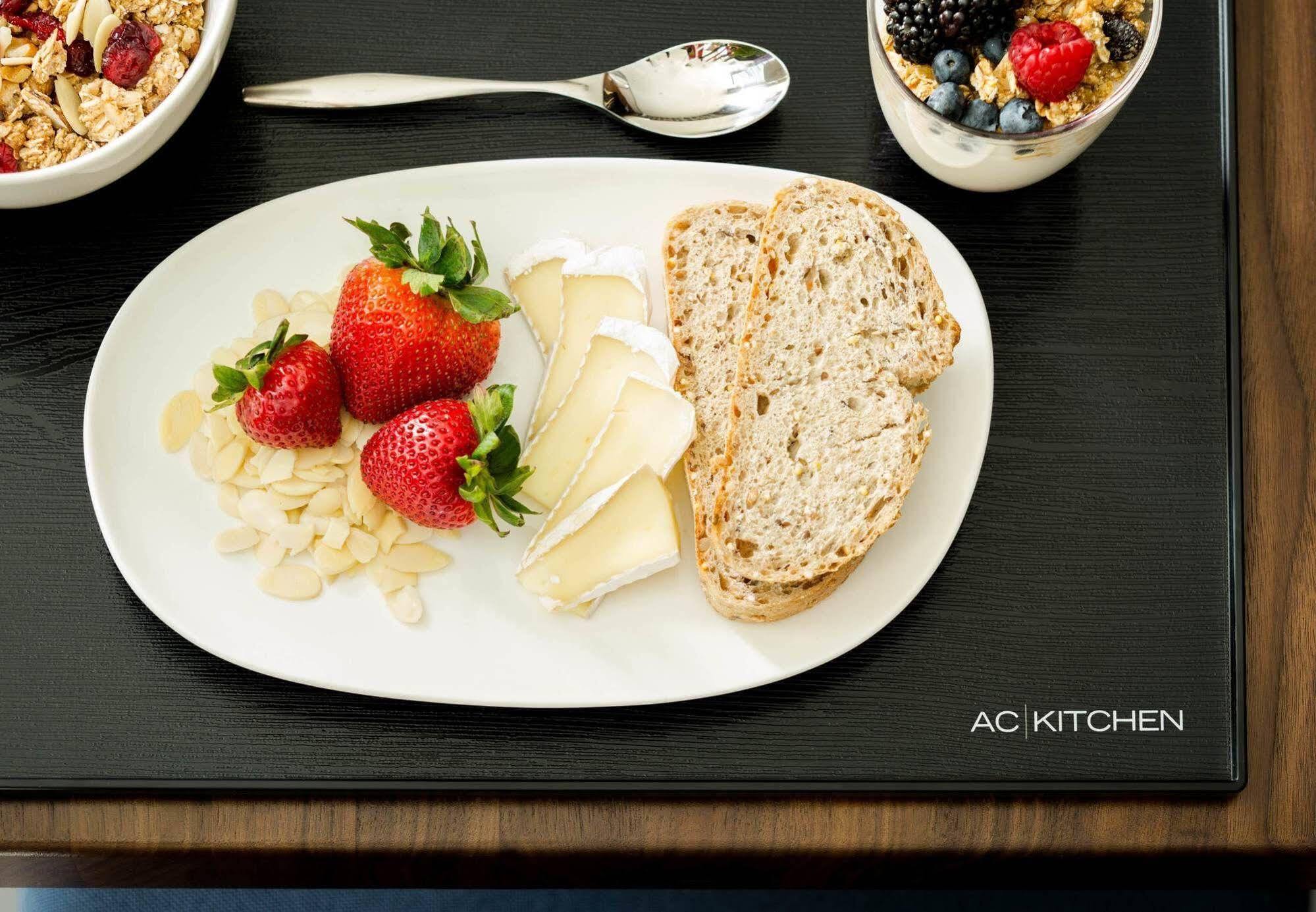 Ac Hotel By Marriott Phoenix Tempe/Downtown Екстериор снимка