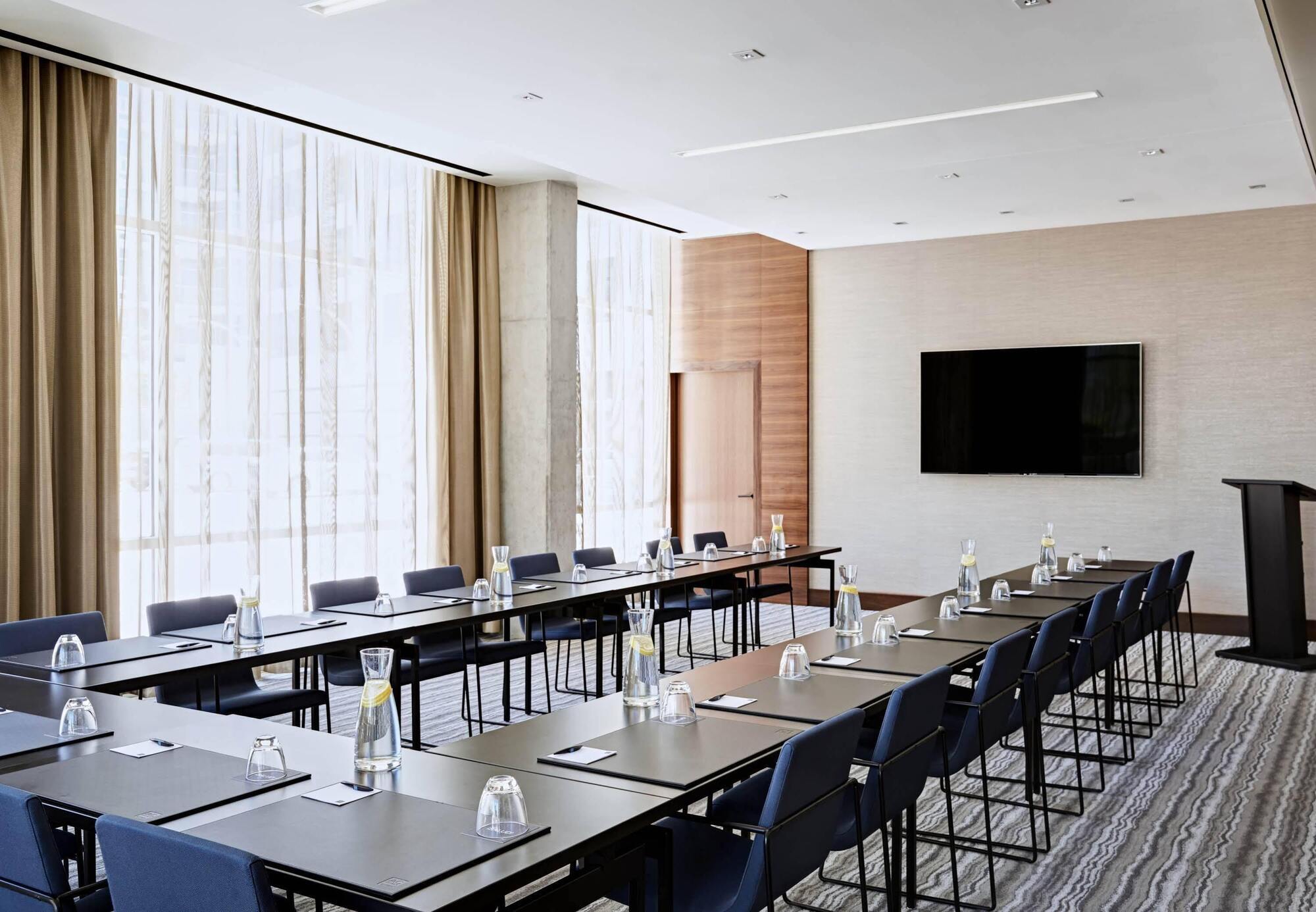 Ac Hotel By Marriott Phoenix Tempe/Downtown Екстериор снимка